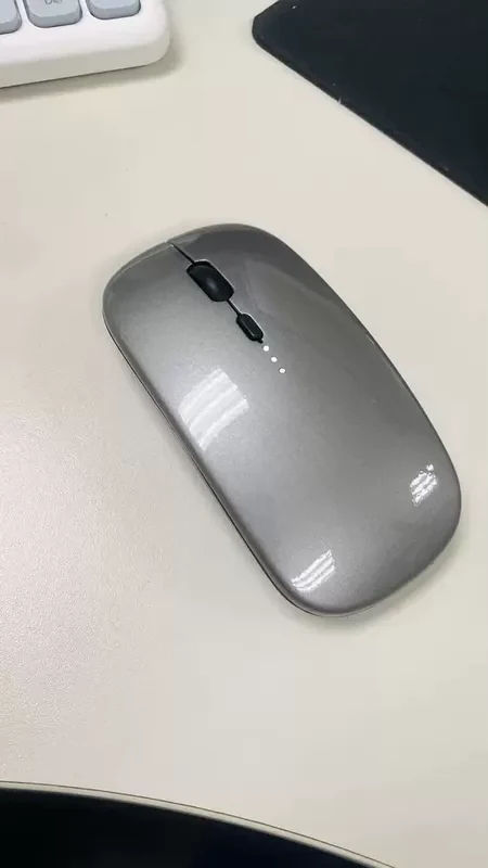 银灰色无线鼠标 日常办公便携款